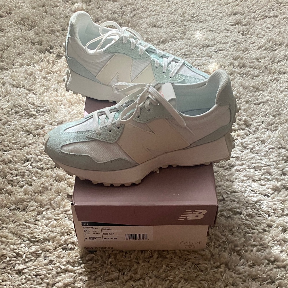 New Balance/ Calia Collab 327 Women’s Sneakers - Green and White